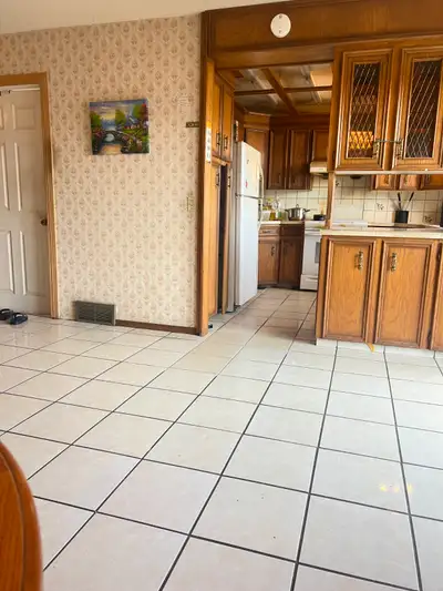 Available Now. Must introduce yourself to be considered. Looking for a working, clean, quiet, and ea...