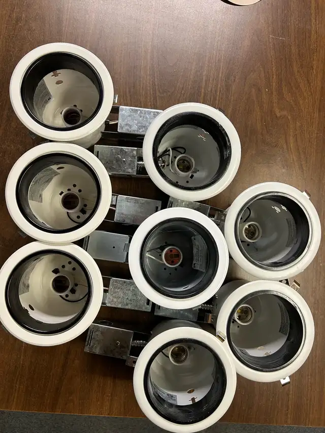 luminaires encastrés in Indoor Lighting & Fans in Laval / North Shore - Image 2