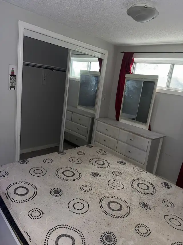 Furnished room available for girls in Room Rentals & Roommates in City of Toronto - Image 6