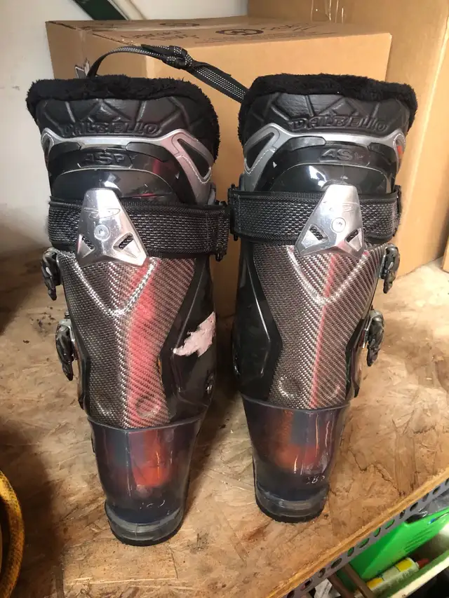 Dalbello Viper Surge ID Ski Boots - Male - size 328 mm in Ski in Calgary - Image 5