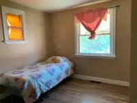 Single room available in all female