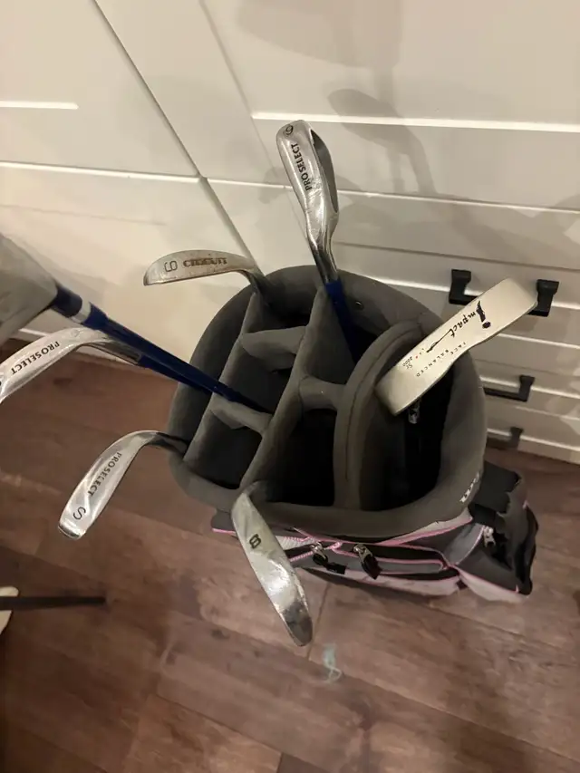 women’s left handed golf clubs and bag  in Golf in Guelph - Image 7