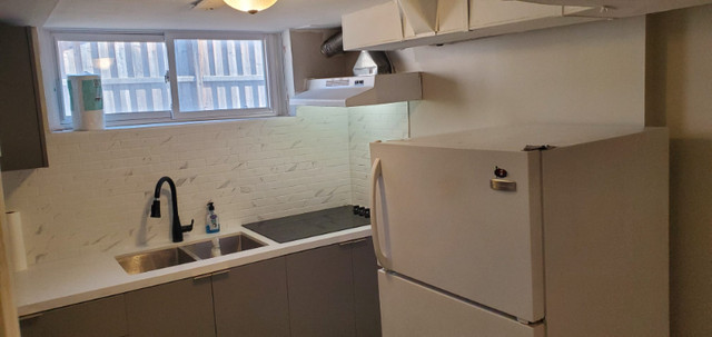 Etobicoke Basement Room For Rent in Room Rentals & Roommates in City of Toronto - Image 3