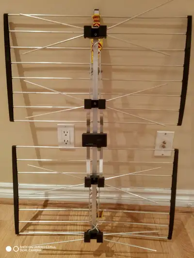For sale a TV antenna. Used but in excellent condition Use it indoor or outdoor. It has free 12 chan...