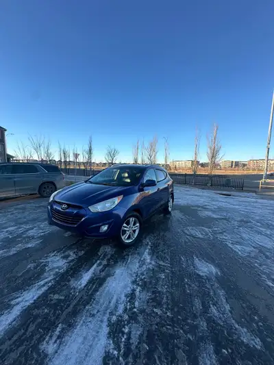 This SUV running excellent , ready to go to new owner. Super cheap on gas, clean interior non smoke