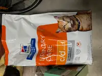 UNOPENED HILL'S URINARY CARE CAT FOOD BAG/ CROQUETTES CHAT