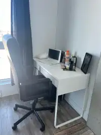 Bureau et fauteuil 