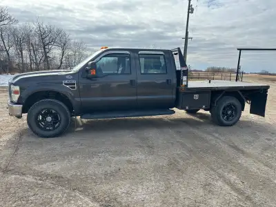 2008 F350 with falcan bale deck