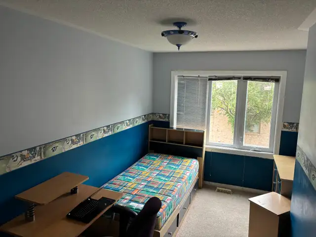 FURNISHED ROOM - READY TO MOVE. Short/Long Term-TRANSIT FRIENDLY