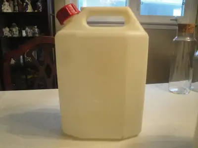 5L PLASTIC CONTAINER, MADE IN ITALY, 64 OZ GLASS BOTTLE, View more