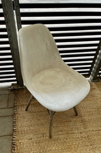 Worn Eiffel / Eames Molded Plastic Side Chair