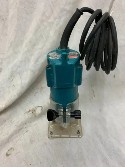 2 routeurs trimmer 1/4 = 50$ chaque, View more