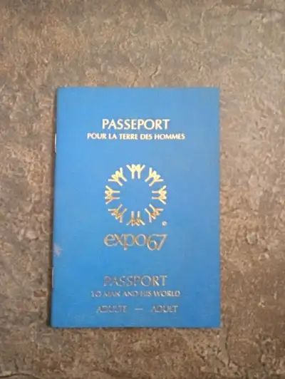 Passeport pour la terre des hommes Expo 67 Adulte à $70.00 chacun Photos 1-2-3-4: Passeport intact,...