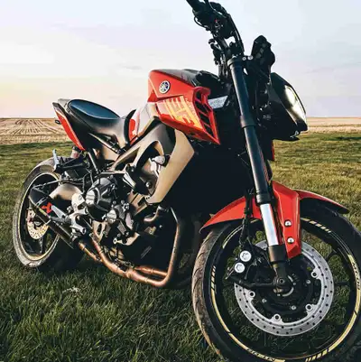 Yamaha mt09 2017 25000km Has lots of upgrades done to it. Just in absolute amazing clean bike ready...