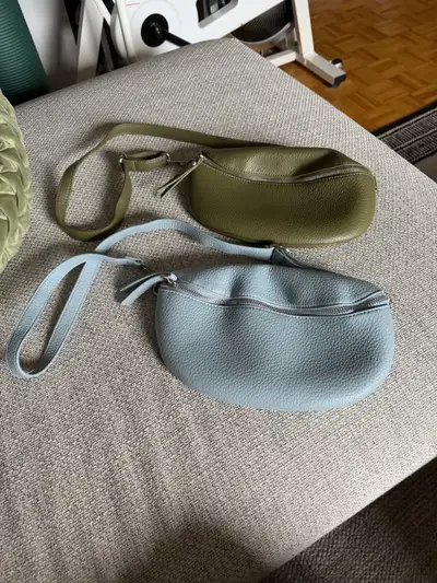2 Sacs banane en cuir vegan vert et bleu, View more