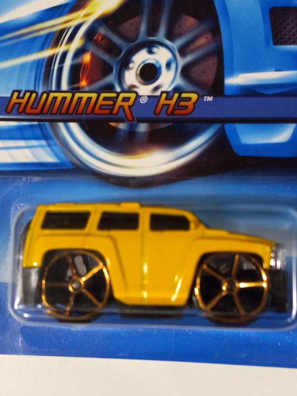 Hot Wheels Hummer H3 Faster Than Ever Gold Wheels HTF 2005 in Toys & Games in Trenton - Image 2