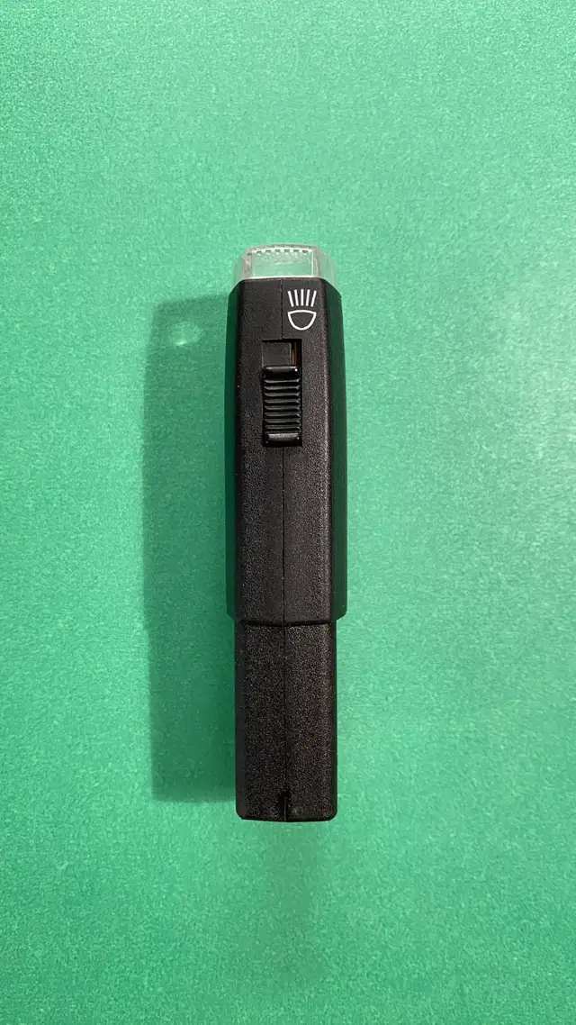 BMW Glove Compartment Flashlight - Black with receptacle in Other Parts & Accessories in Kitchener / Waterloo - Image 5