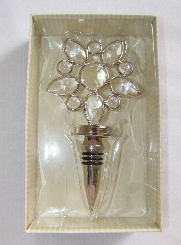 Wine Bottle Stopper Leaded Crystal Glitter High Heel Choice in Arts & Collectibles in Saint John - Image 4