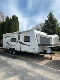 "REDUCED" Forest River Rockwood Roo 233S