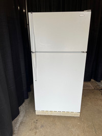 Refrigerator. $100