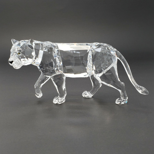 SWAROVSKI CRYSTAL FIGURINE ~ LION MOTHER ~ MINT CONDITION IN BOX in Arts & Collectibles in Thunder Bay - Image 3