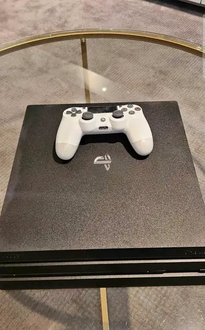 Playstation 4 Pro firmware 11.0, with two wireless controllers, 2 games (red dead redemption 2) (bat...