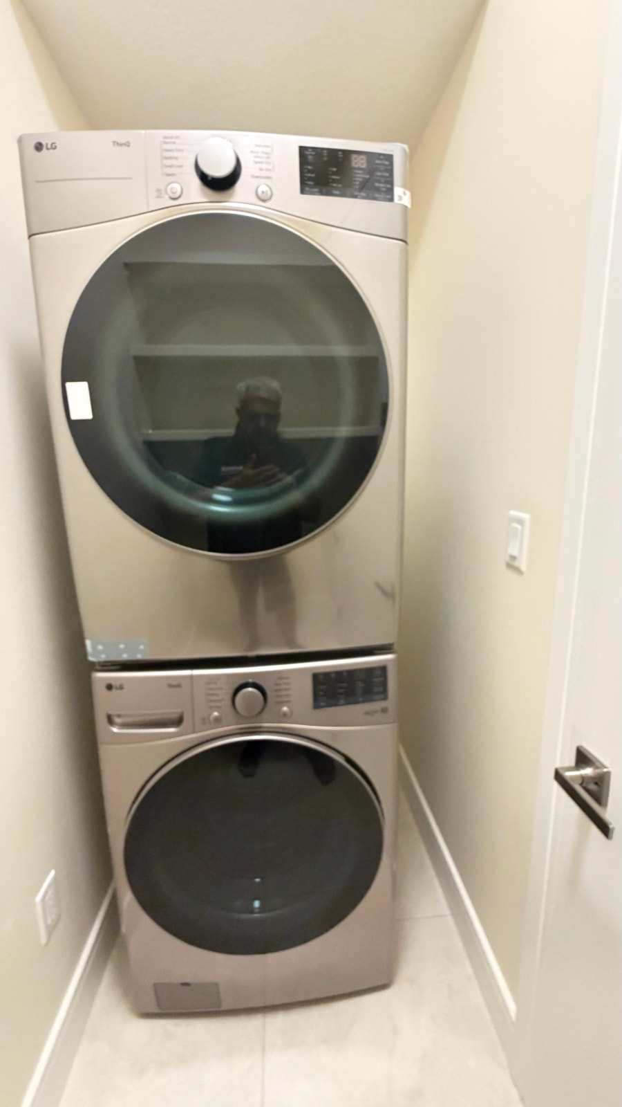 Brand New 2 Bedroom Basement Apartment- ALL Utilities Included 5