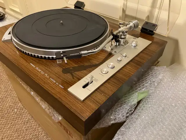 Pioneer PL-550 (XL-1550) direct drive quartz lock turntable in Stereo Systems & Home Theatre in Mississauga / Peel Region - Image 8