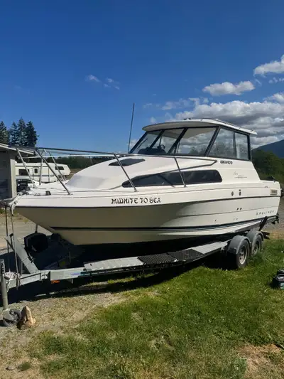 In great shape comes with down riggers and gear ready to go !!!