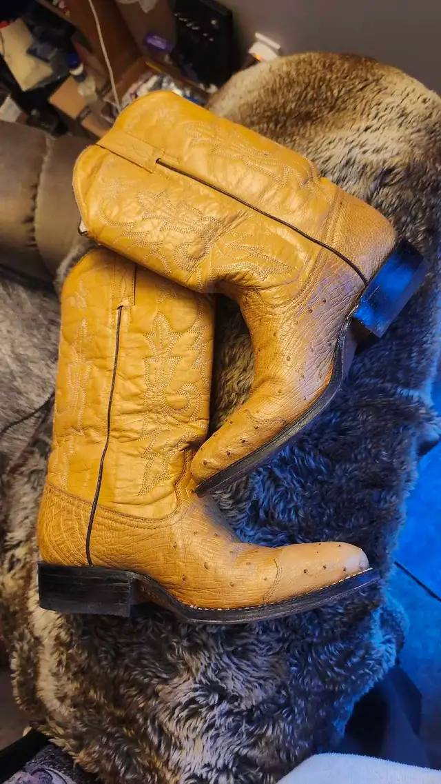 Womens Size 10~ Yellow/Orchre/Tan Ostrich skin COWGirL Boots in Women's - Shoes in Calgary - Image 6