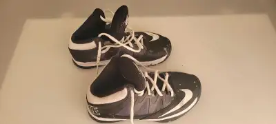 Tel quel Nike Baskets Taille 5.5Y, View more