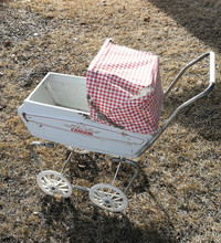 Candon    Doll    Carriage