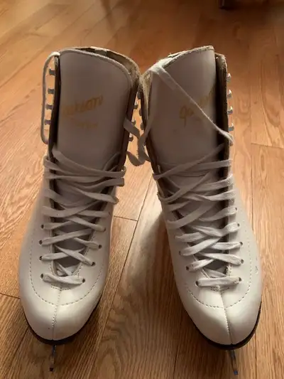 Don Jackson Ladies Figure Skates ( Size 7 1/2 B ), View more