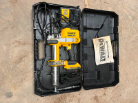 Dewalt 20 volt lithium ion cordless grease gun kit