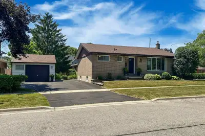3 Bed, 1 Bath House (Duplex) Oshawa for Lease