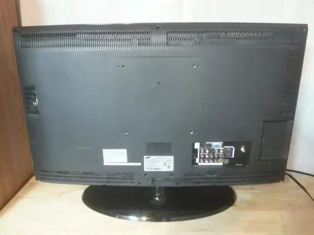 Samsung 32" TV in TVs in Cambridge - Image 3