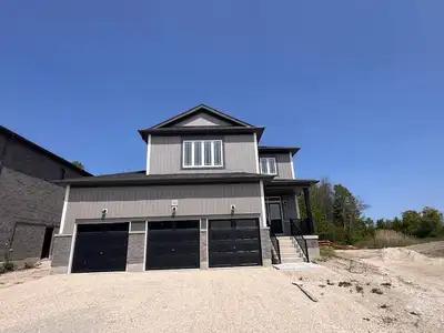 4-Bed 3.5-bathroom New Build For Rent