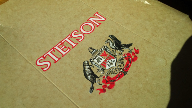 Vintage Stetson Hat Box, Very Good Condition, 15" x 13" in Arts & Collectibles in Stratford - Image 3