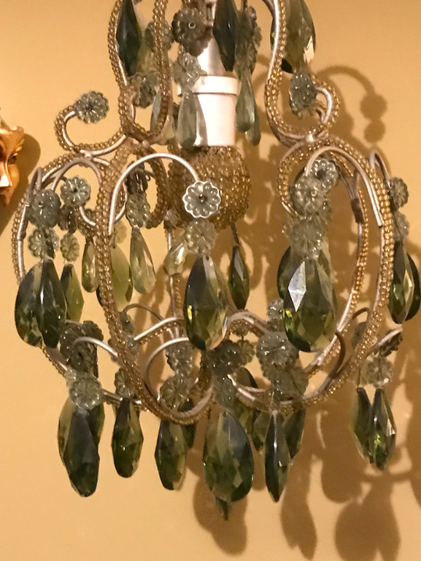 Vintage Chandelier in Arts & Collectibles in City of Toronto