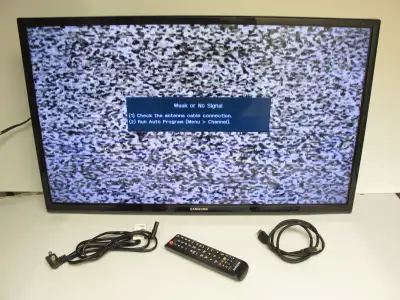Samsung "32 LED LCD TV, Pristine shape + remote, no stand, View more