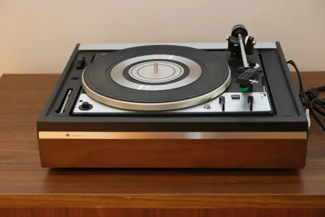 Dual 1225 Turntable with New Cartridge in Stereo Systems & Home Theatre in Windsor Region - Image 4
