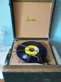 SNI-DOR vintage turntable in case