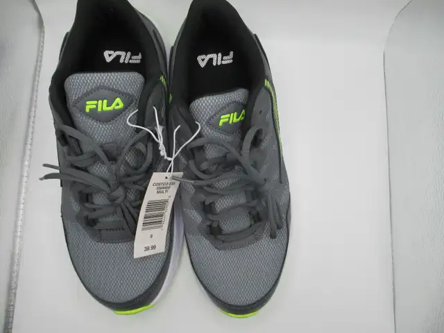 Size 9, men's running shoes in Men's Shoes in Woodstock - Image 3