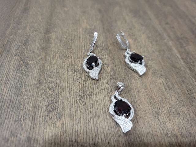 Brand New Silver Garnet Earrings & Necklace Pendant For Sale in Jewellery & Watches in London - Image 4