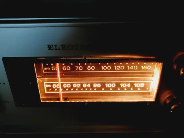 Vintage 60's Electro home Circa Stereo Receiver  52-522-01 in Stereo Systems & Home Theatre in Mississauga / Peel Region - Image 7