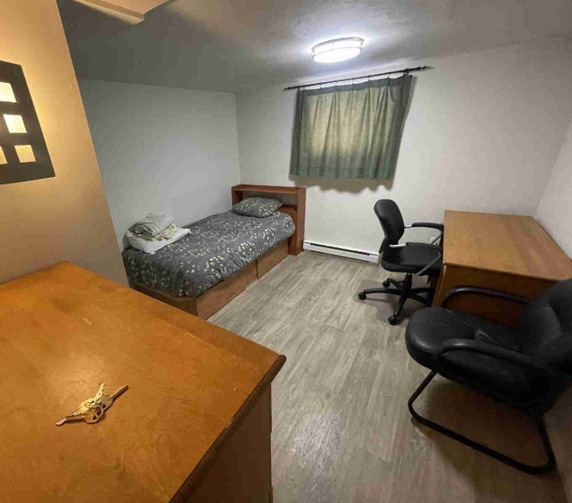Cégep  Ahuntsic, chambre étudiante, métro Cremazie — photo 1