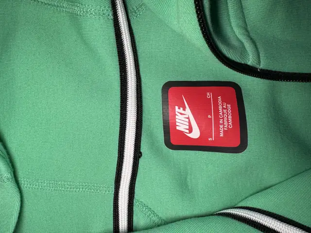 Nike Tech Fleece in Kids & Youth in Dartmouth - Image 3