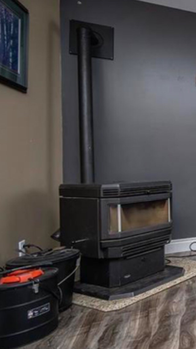 Pellet stove in Heaters, Humidifiers & Dehumidifiers in Dartmouth