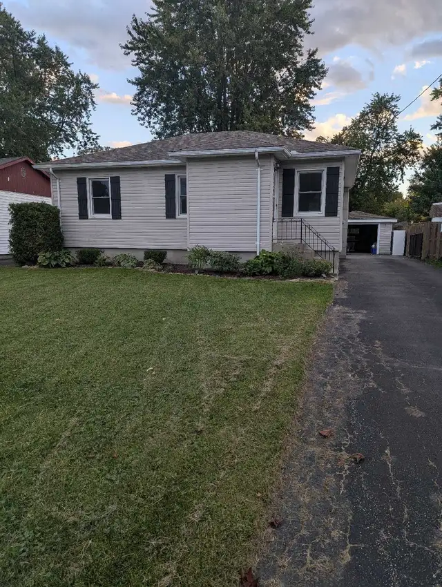 3 Bed 1.5 Bath House Rental