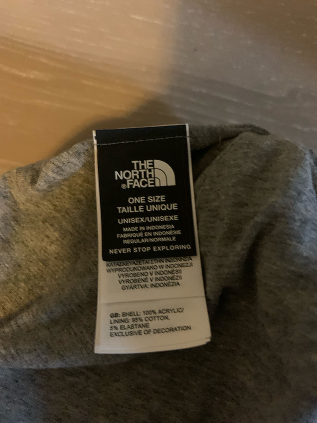 New Unisex North Face Toque- 10$ in Men's in Saskatoon - Image 4
